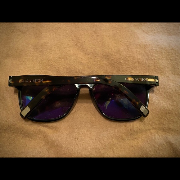 Louis Vuitton Sunglasses - Picture 7 of 7